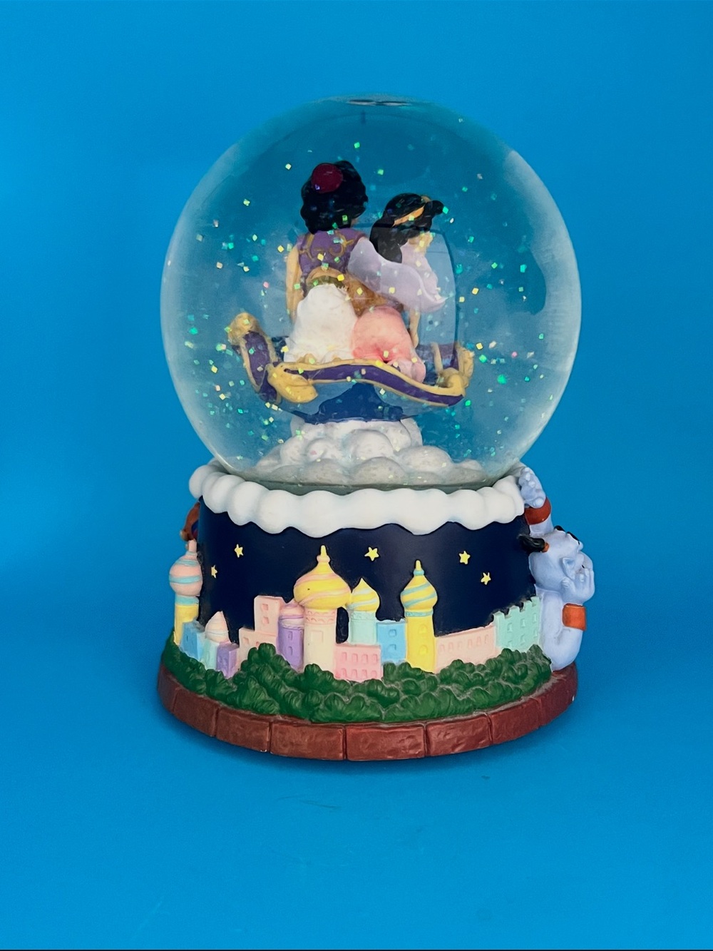 Disneys Aladdin musical snow globe - Picture 4 of 7